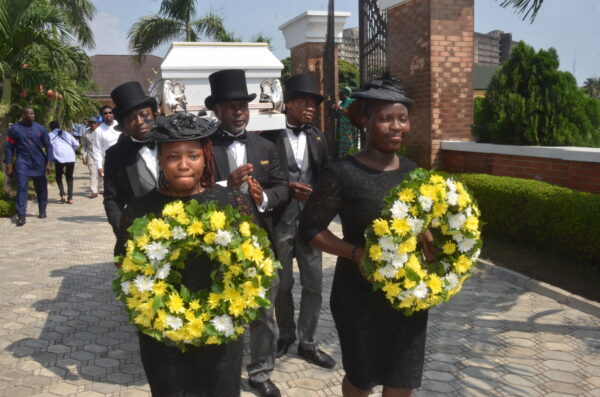 Pall Bearers - Image 15